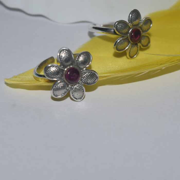 Silver Flower Oxidized toe ring