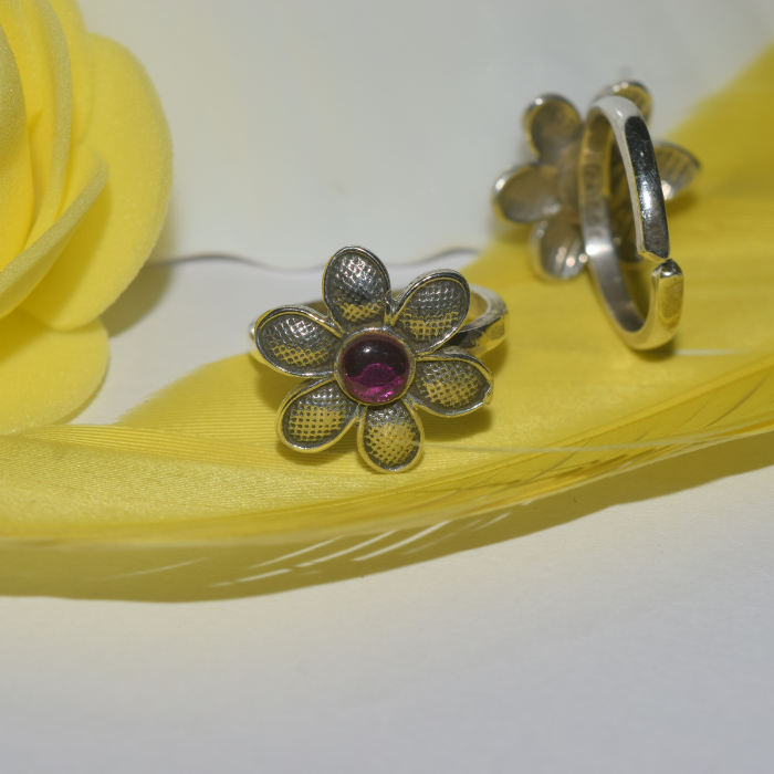 Silver Flower Oxidized toe ring