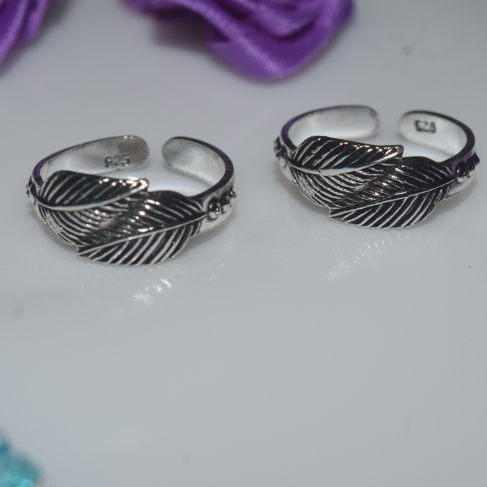 Leaf Silver Oxidized Toe ring