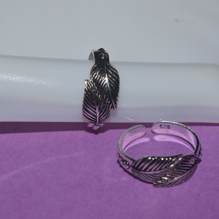 Leaf Silver Oxidized Toe ring