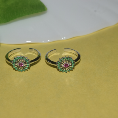 Round Green Small Flower Silver toe ring